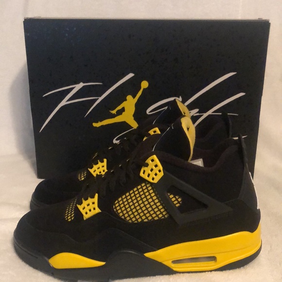 Jordan Retro 4 Bumble Bee. Size 10.5 black n yellow - Picture 4 of 8